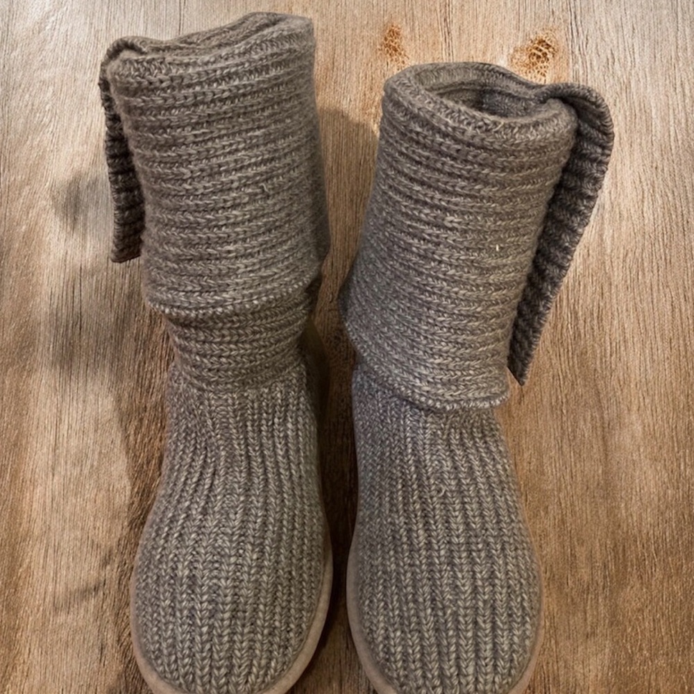 Cozy Gray Knit Ugg Boots
